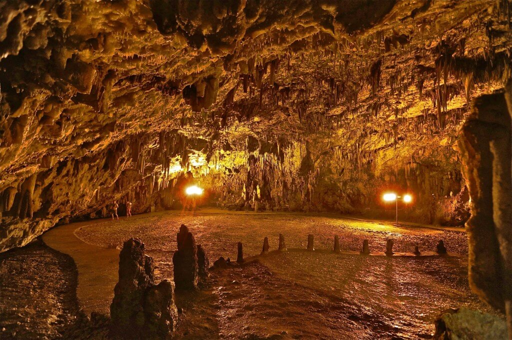 Drogarati Stalactite Cave on Kefalonia Island Tourist attraction: Drogarati Cave