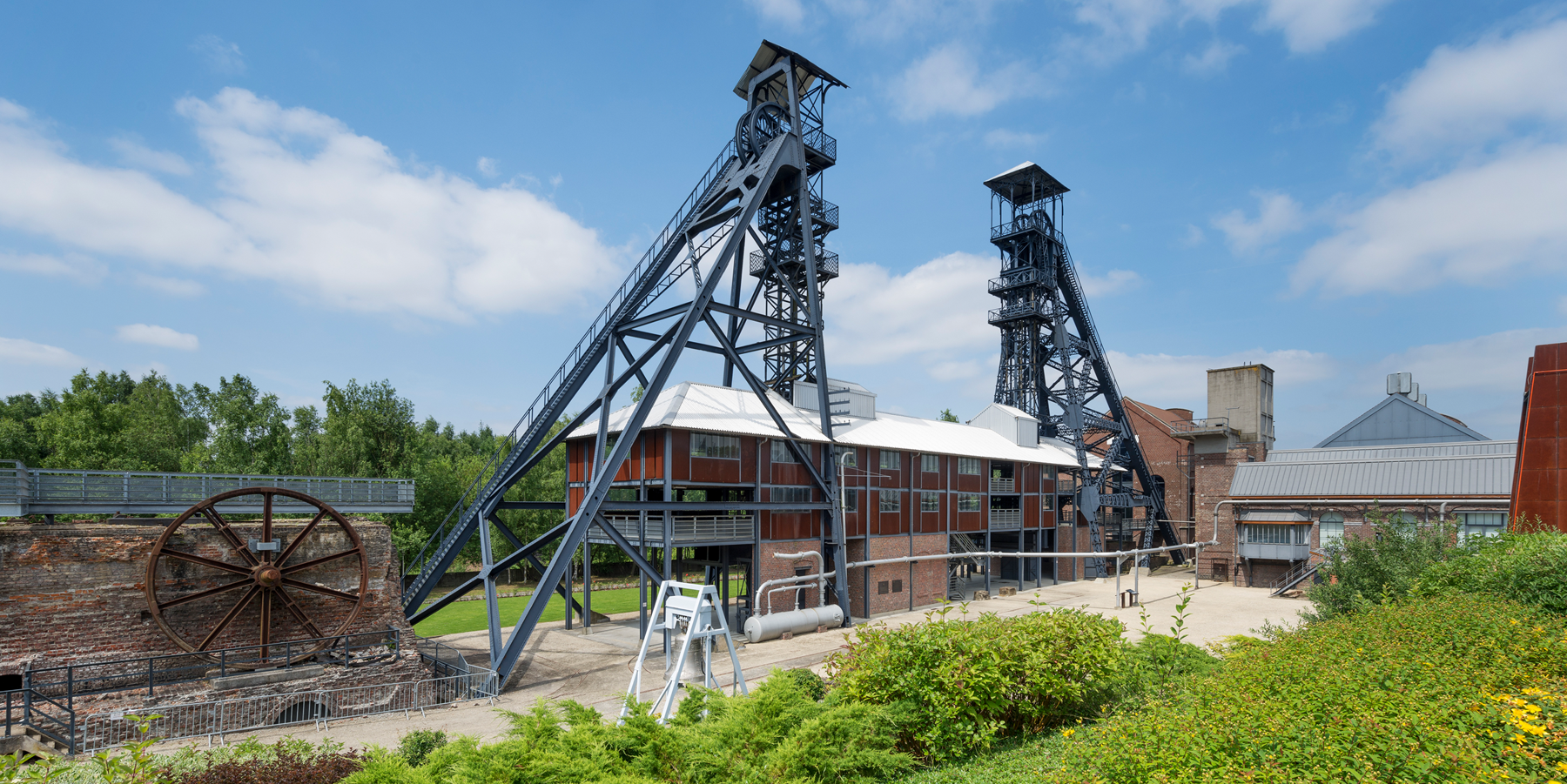 Photo on the territory of Le Bois du Cazier Park On the territory of Le Bois du Cazier Park