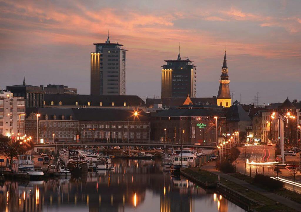 Hasselt on the banks of the River Demer Hasselt is located on the banks of the River Demer