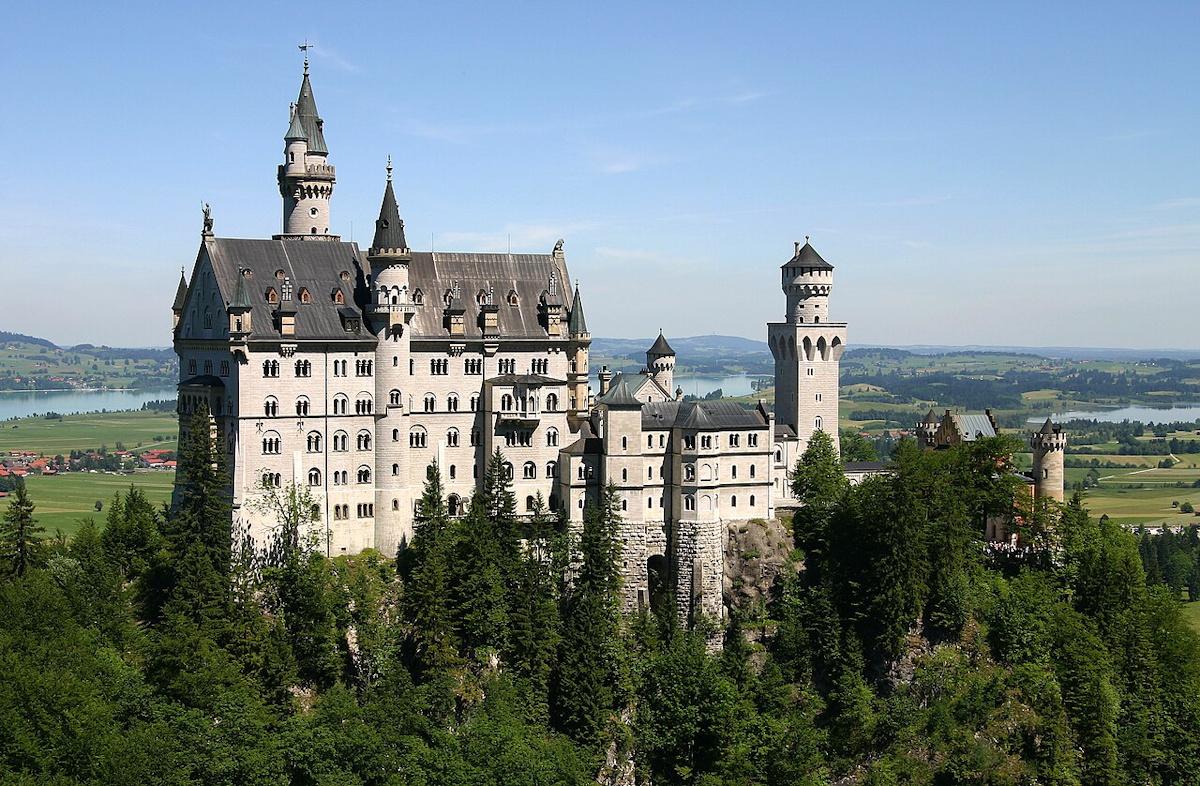 Neuschwanstein Castle in Bavaria / photo by wikipedia.org Neuschwanstein Castle in Bavaria / photo by wikipedia.org