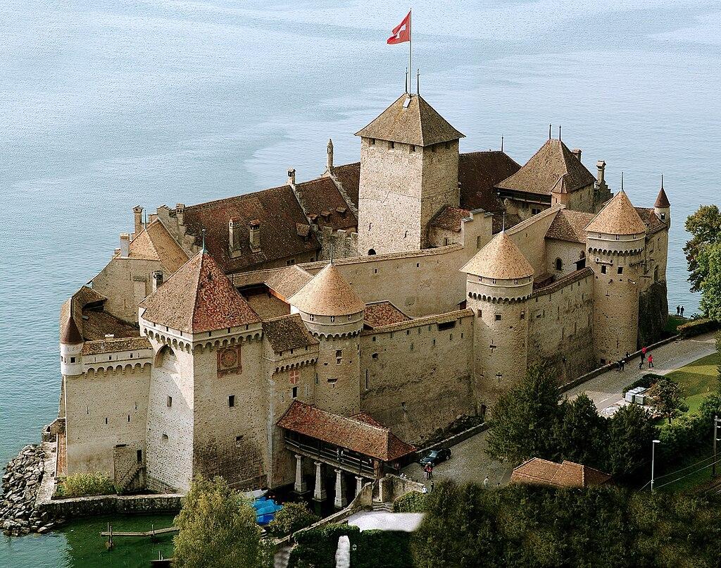 Chillon Castle / photo by wikipedia.org Chillon Castle / photo by wikipedia.org