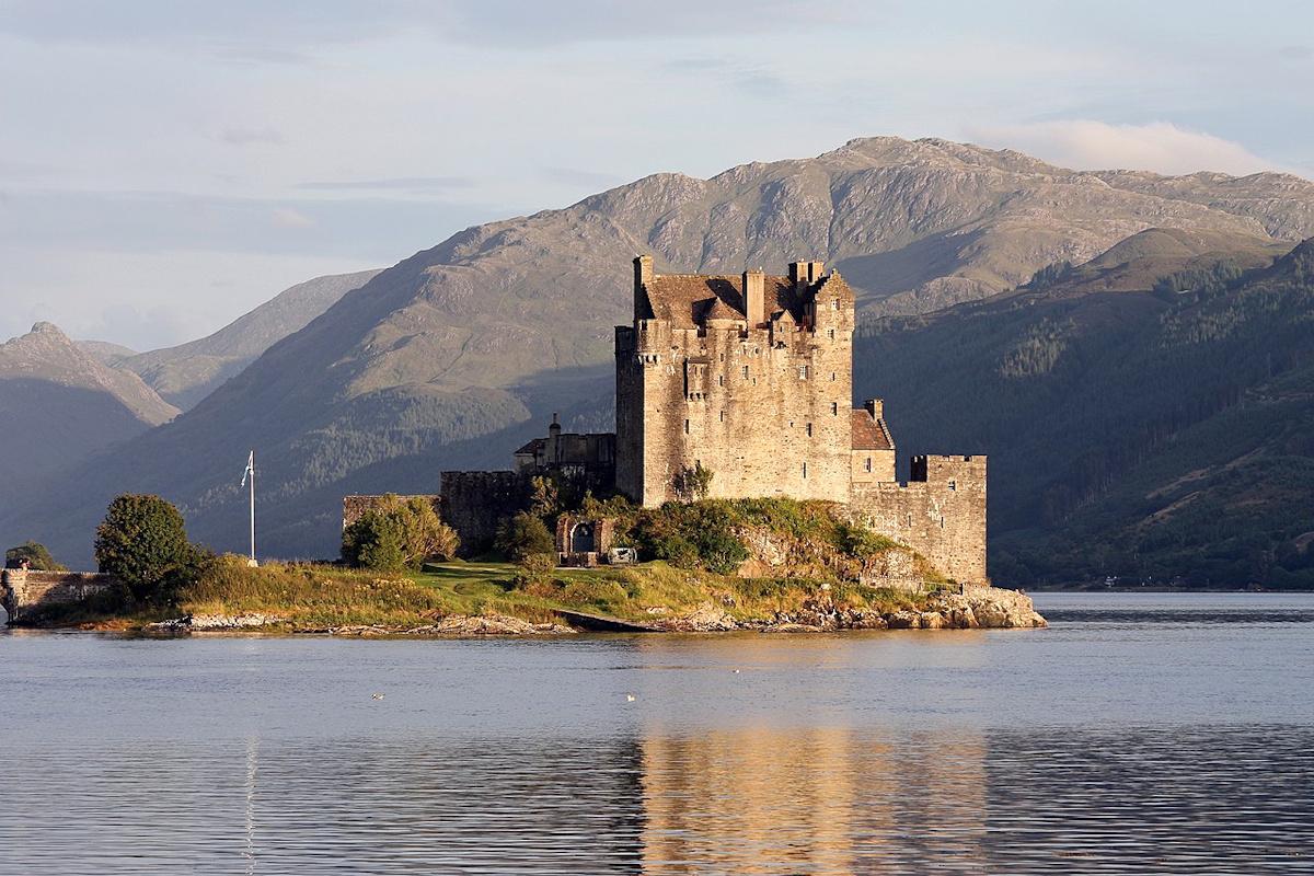 Eilean Donan Castle / photo by wikipedia.org Eilean Donan Castle / photo by wikipedia.org