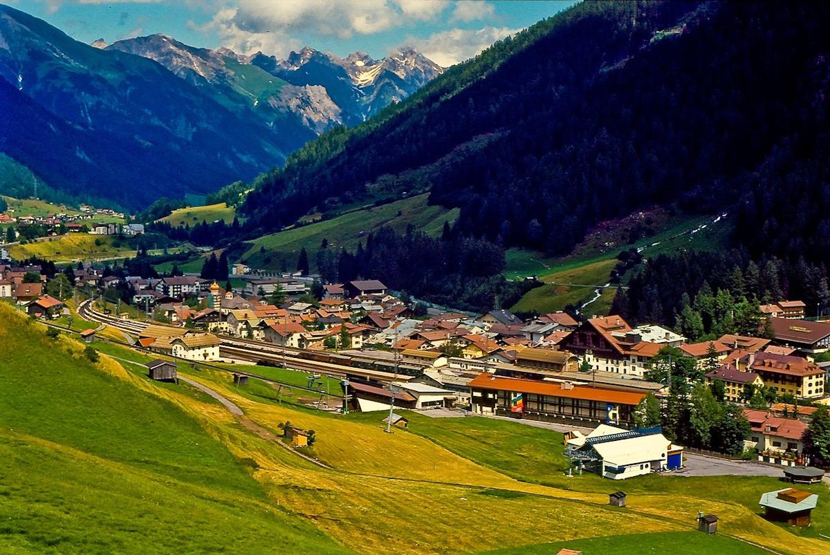 St. Anton in summer / photo Wikipedia St. Anton in summer / photo Wikipedia