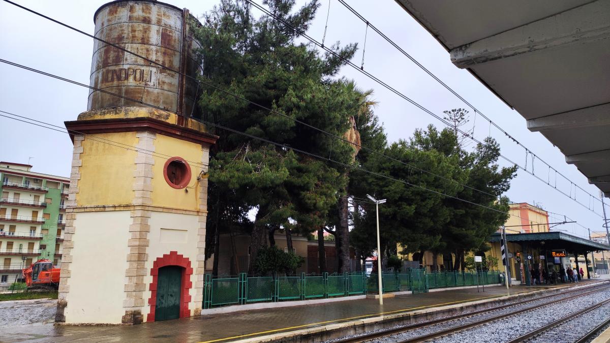 Monopoly Railway Station / Photo by Marina Grigorenko Monopoly Railway Station / Photo by Marina Grigorenko