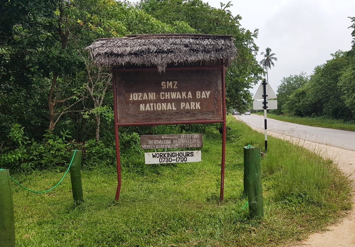 Photo of the signpost at Josani Chwaka National Park Sign of the Josani Chwaka National Park