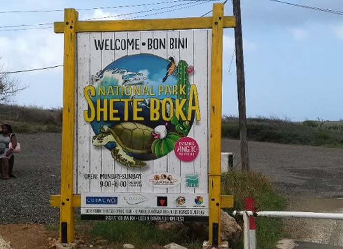Sign at the entrance to the National Park Entrance to the Curaçao National Park