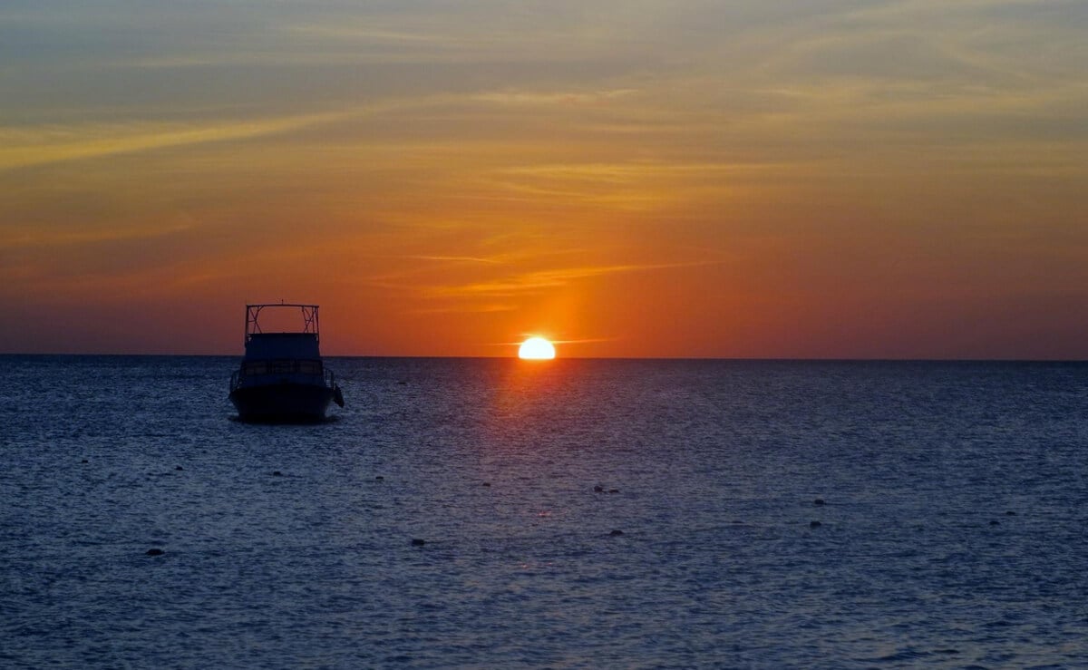 Manchebo Beach sunset photo Sunset at Eagle Beach