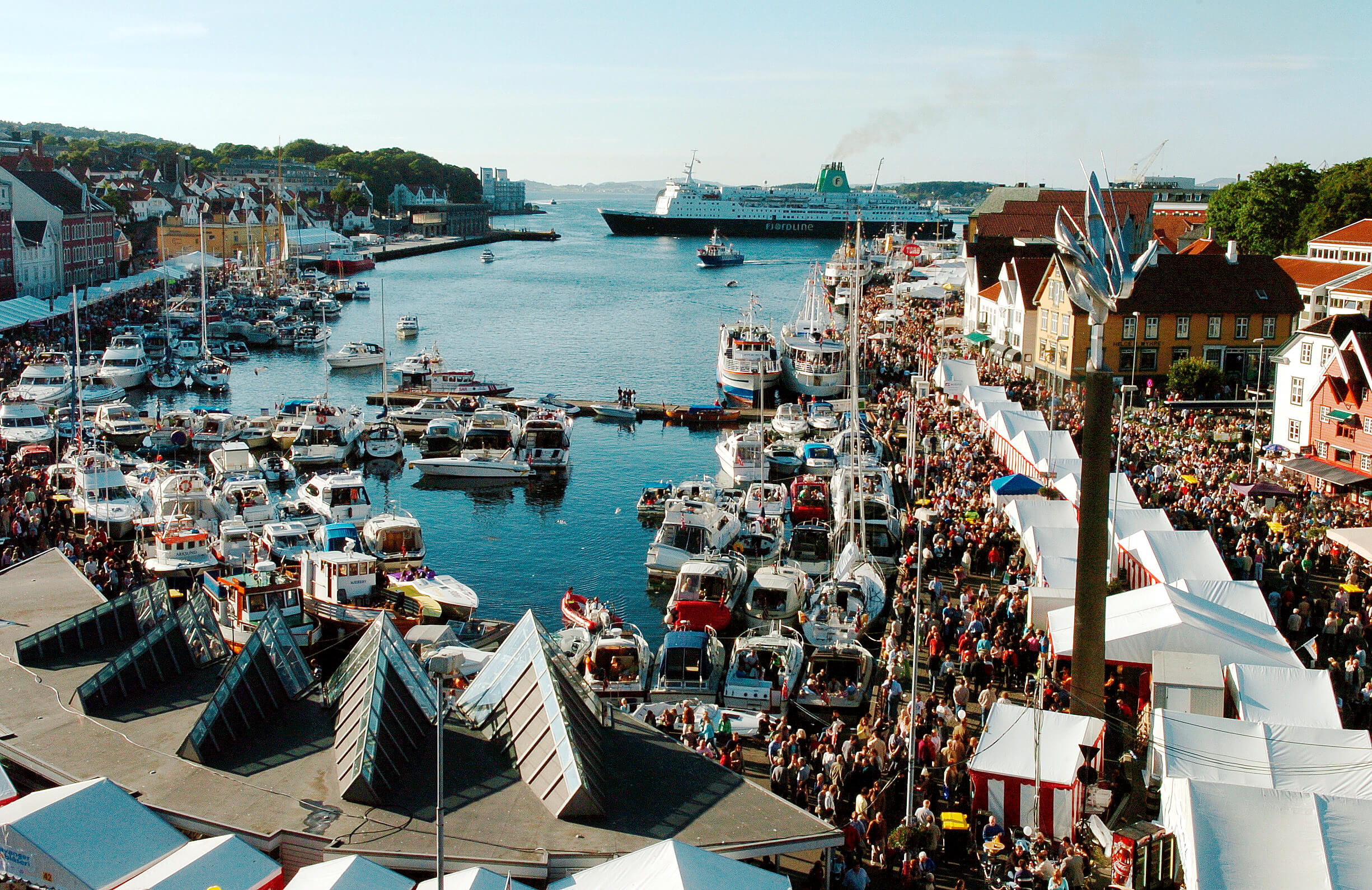 The Norwegian city embankment during the Glamat festival Photo: Food Festival Glamat
