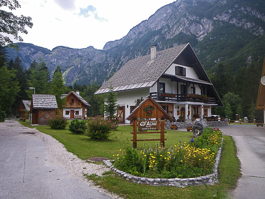 Photos of spacious apartments in Ukants In the village of Ukantz