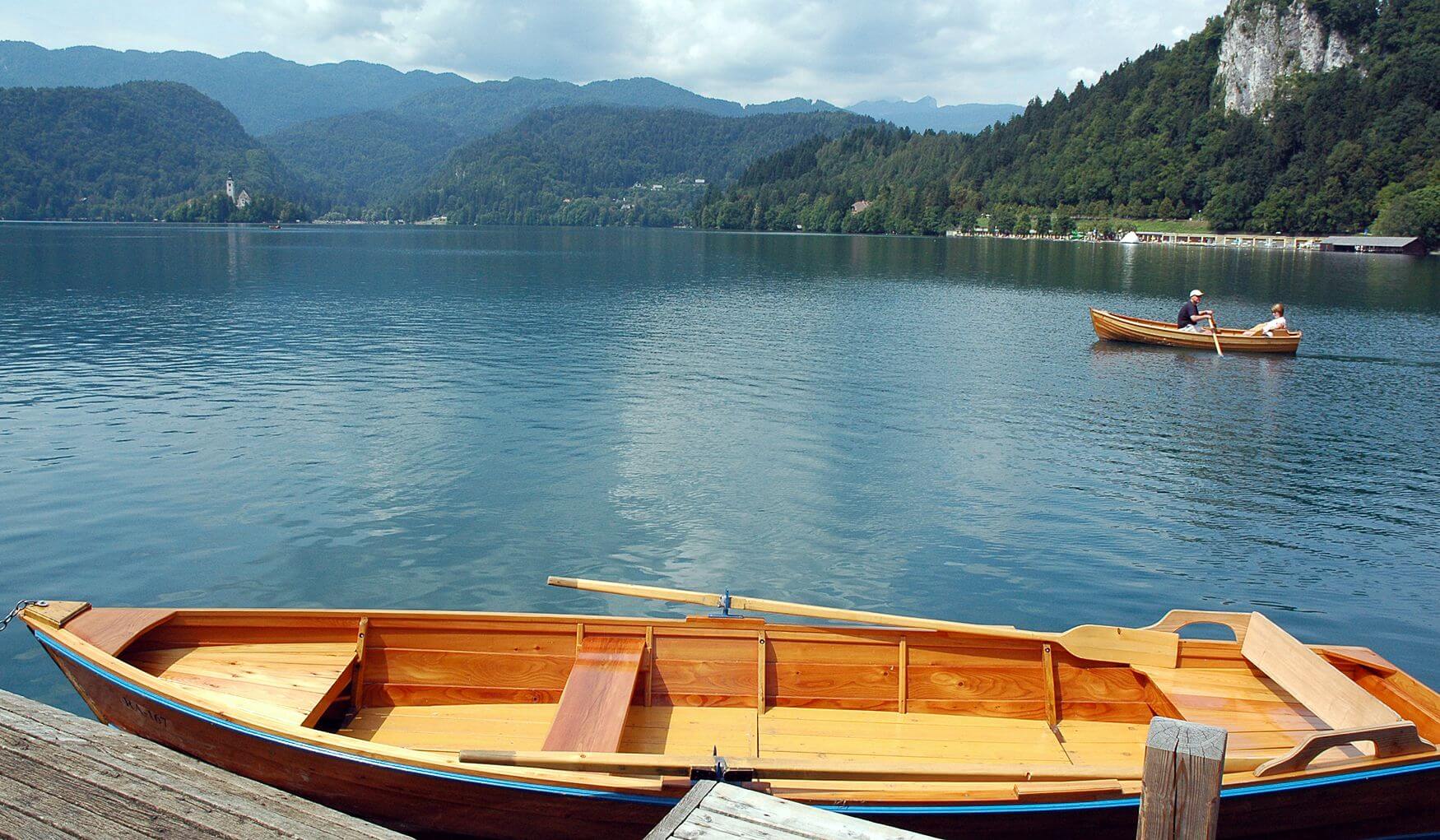 Boat trip on Lake Bled Active recreation on Lake Bled