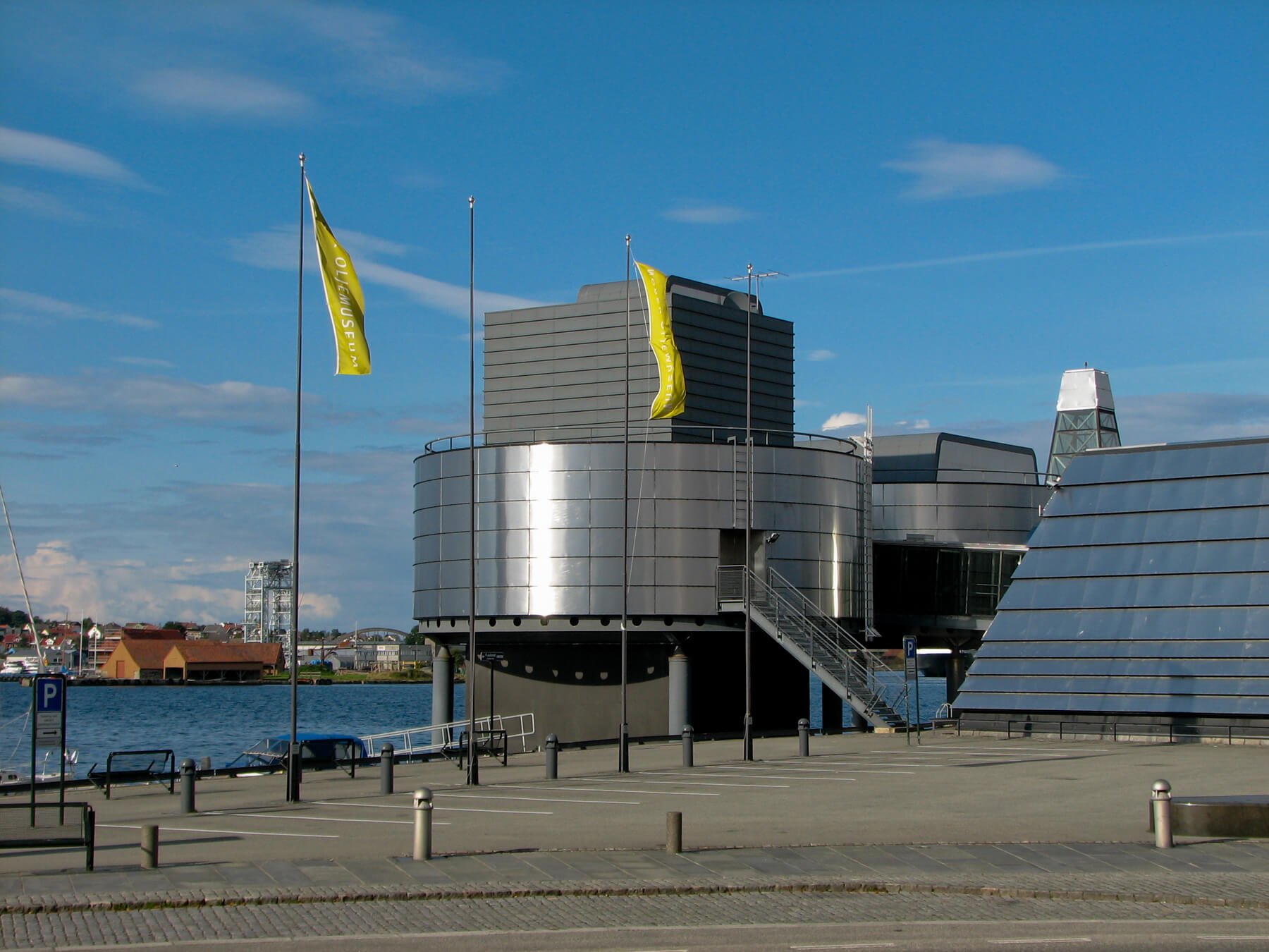 Photo of the futuristic oil museum building in Stavanger Norwegian Oil Museum