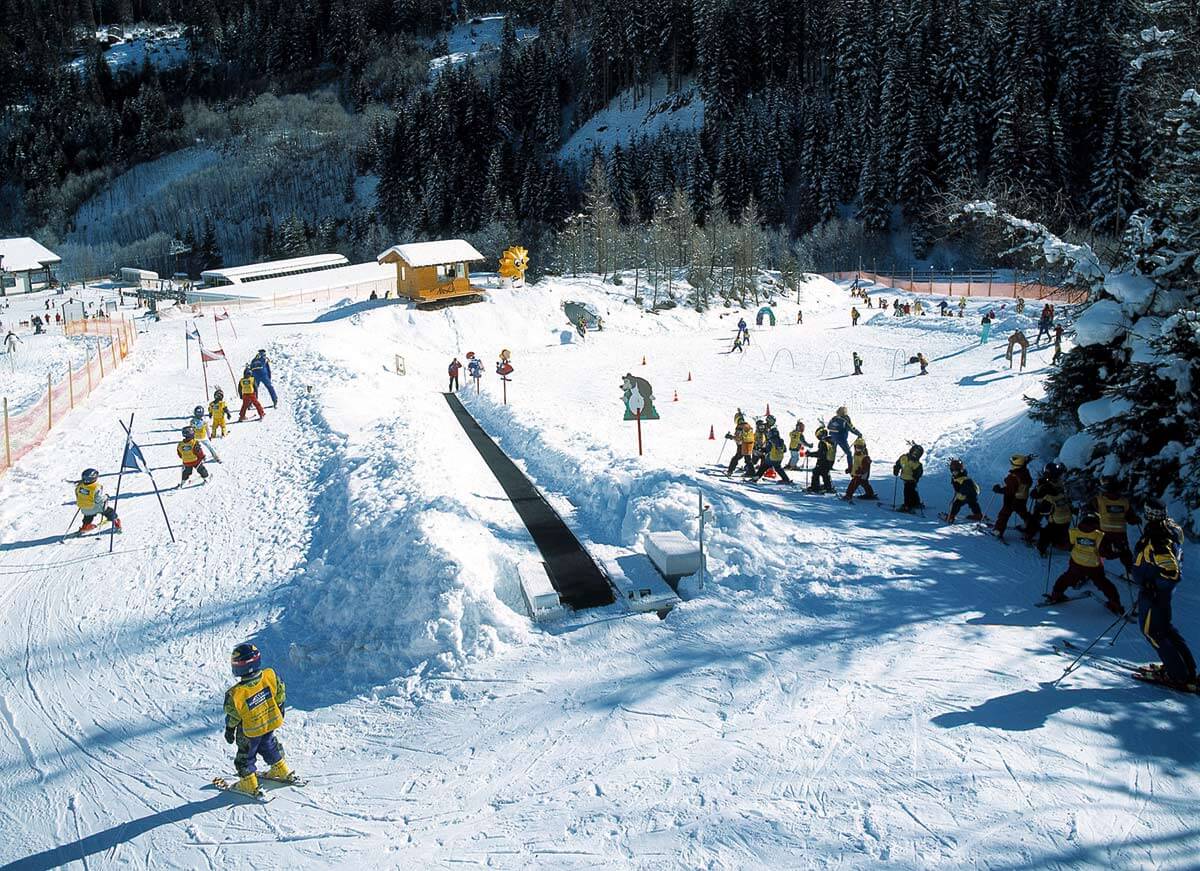 Skiing lessons for children at Skizentrum Angertal Training in alpine skiing